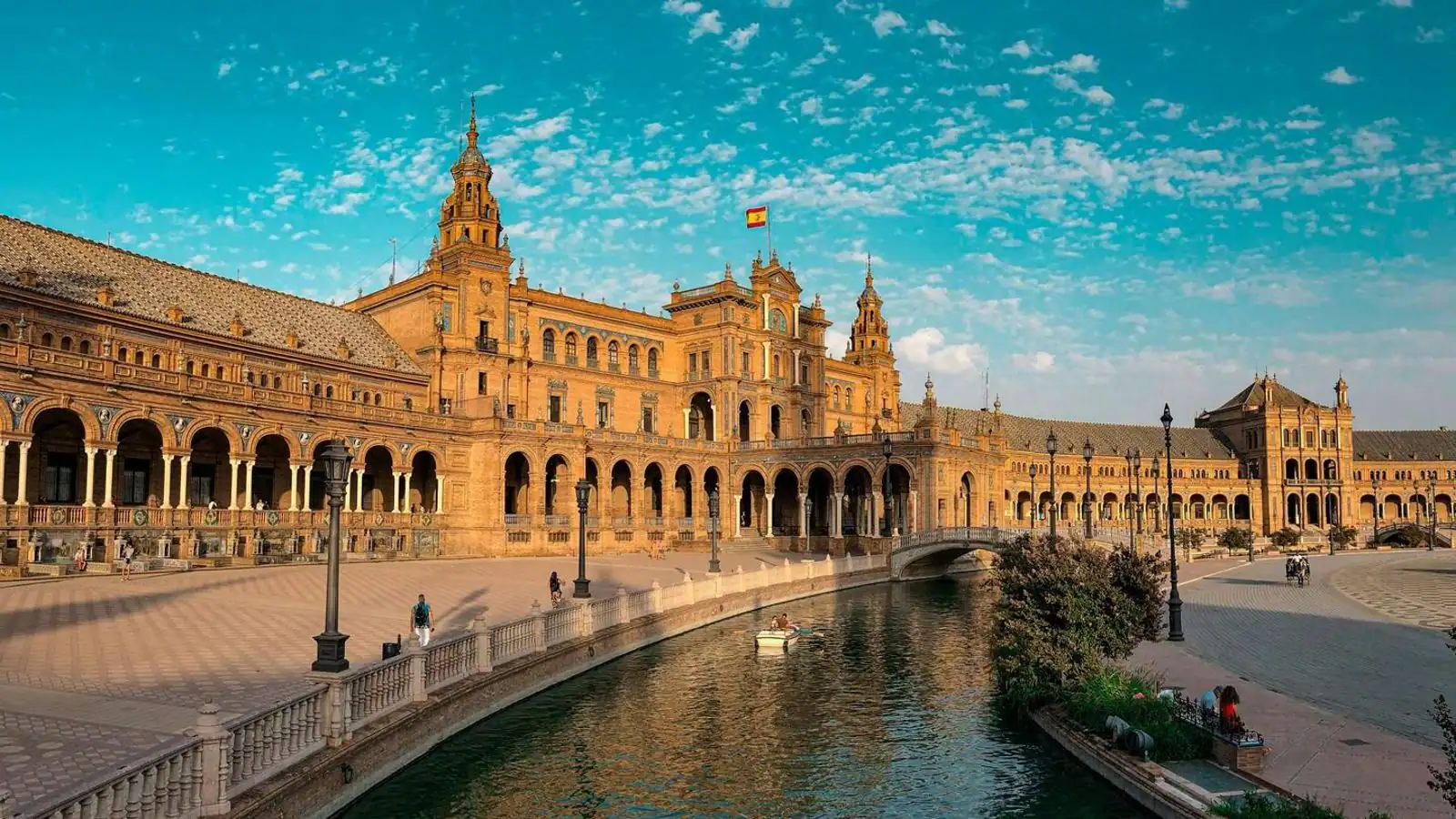 menjelajahi-pesona-seville-dari-katedral-megah-hingga-ritme-flamenco-yang-memukau